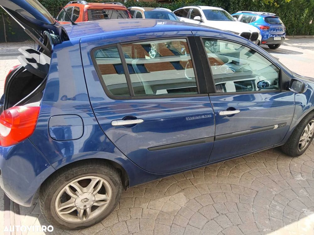 Renault Clio - 13