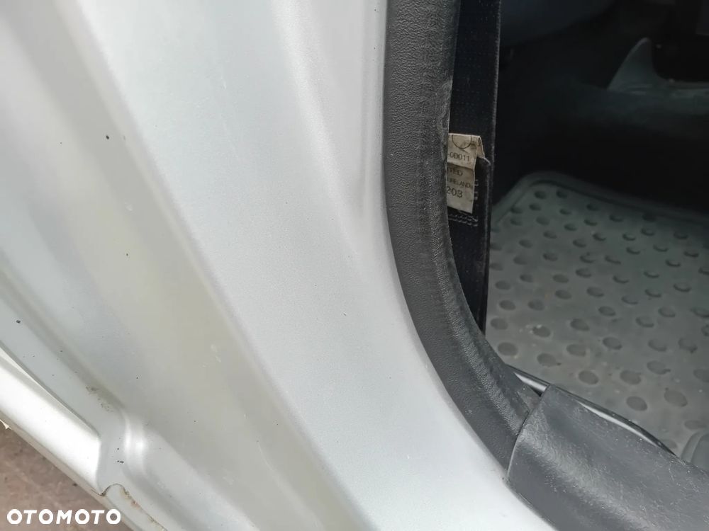 Toyota Yaris 1.3 Terra Plus - 16