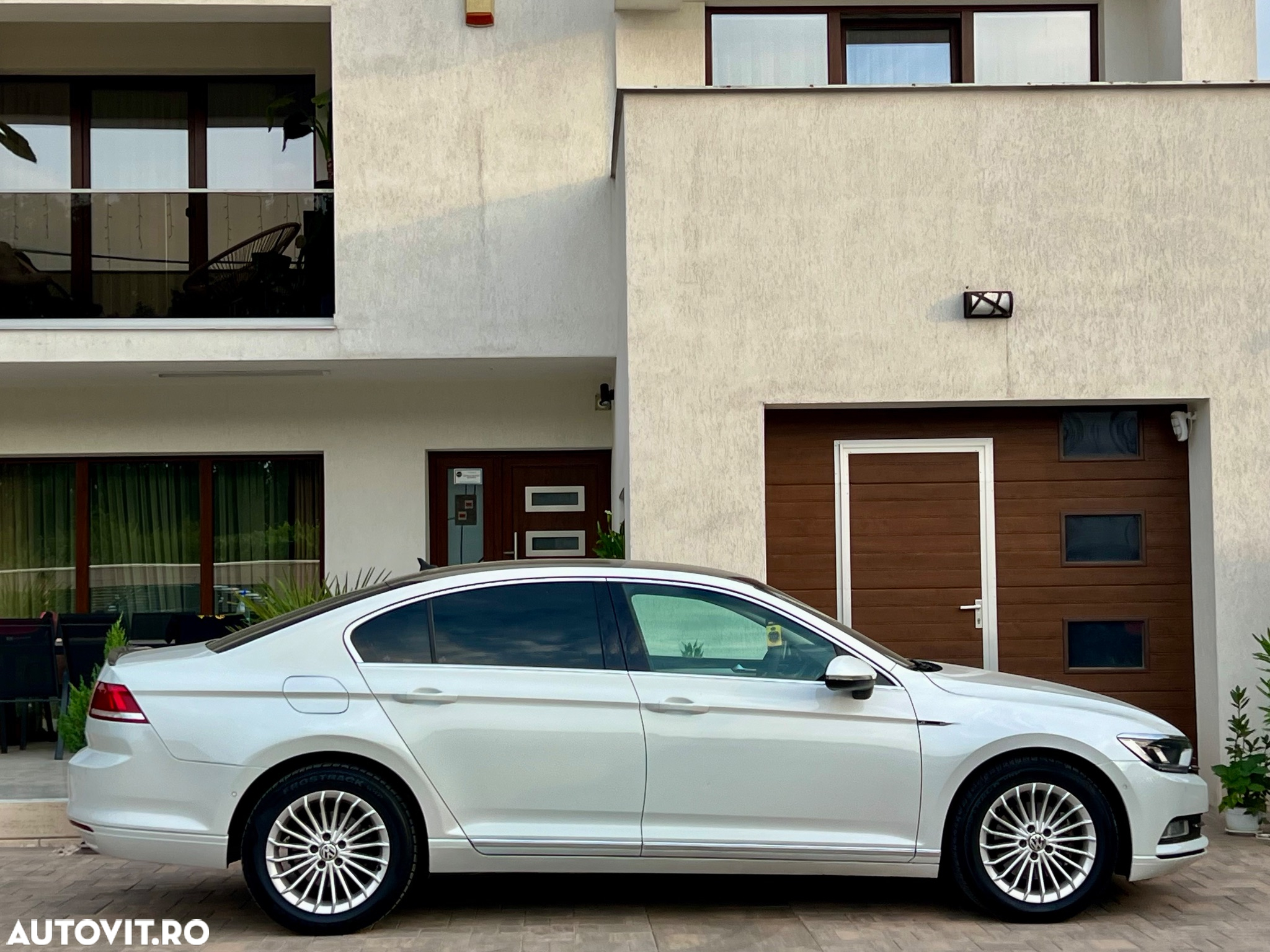 Volkswagen Passat 1.6 TDI (BlueMotion Technology) DSG Comfortline - 9