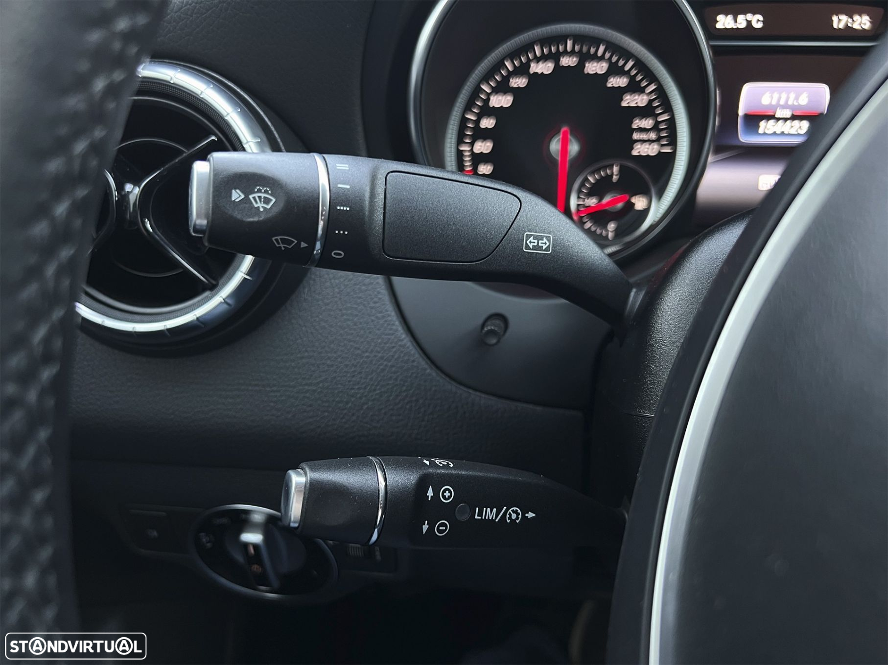 Mercedes-Benz CLA 180 d Urban - 16