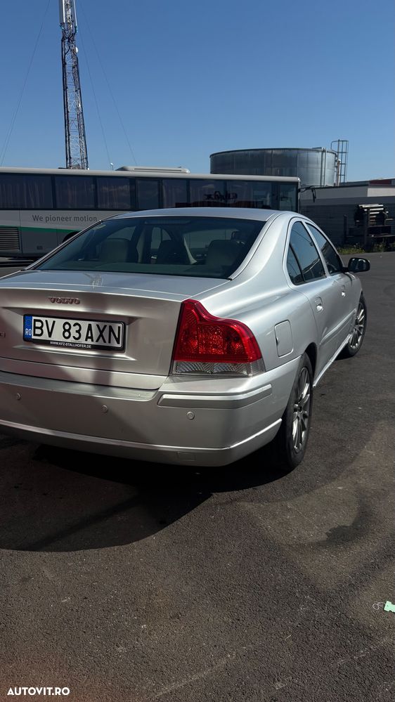 Volvo S60 2.4 D Momentum Geartronic - 5