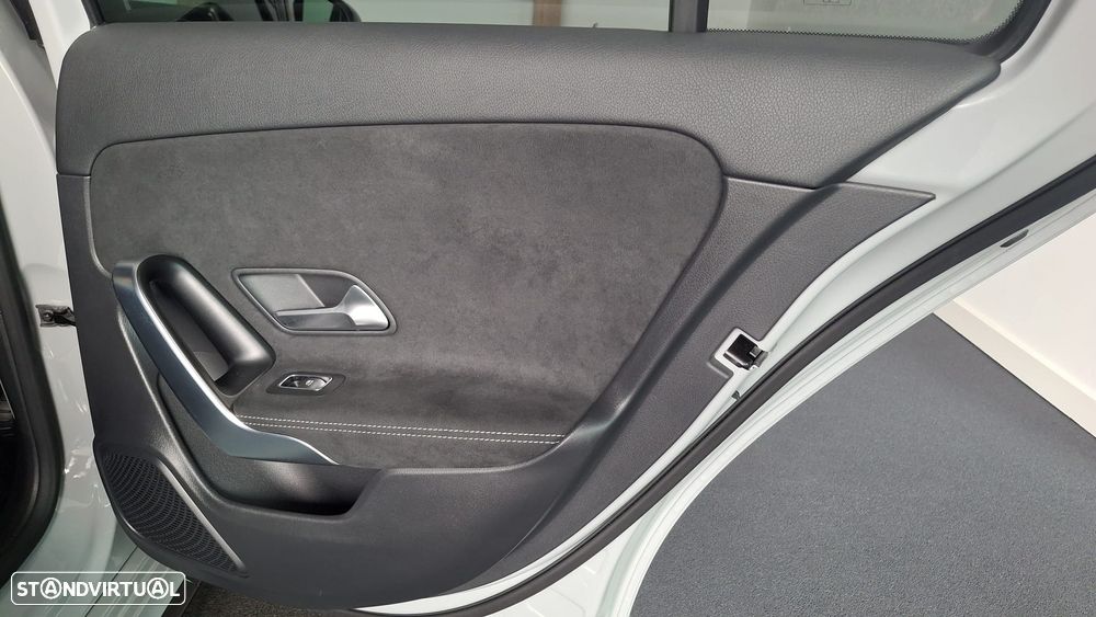 Mercedes-Benz A 180 d 8G-DCT Special Edition - 21