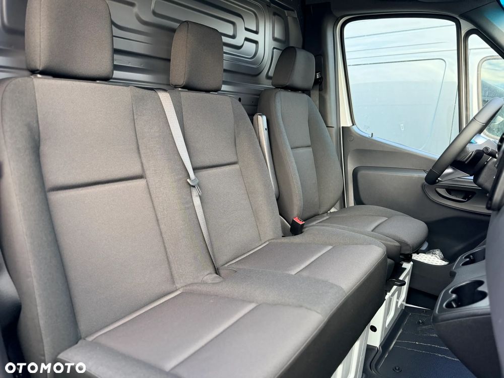 Mercedes-Benz Sprinter - 21