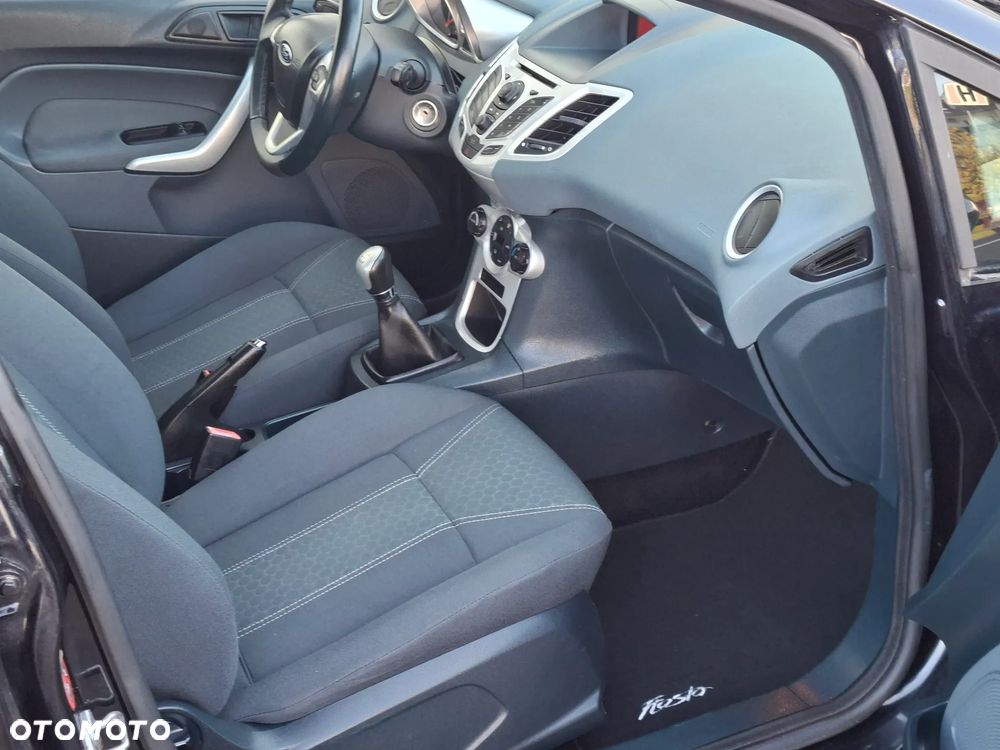 Ford Fiesta 1.25 Titanium - 19