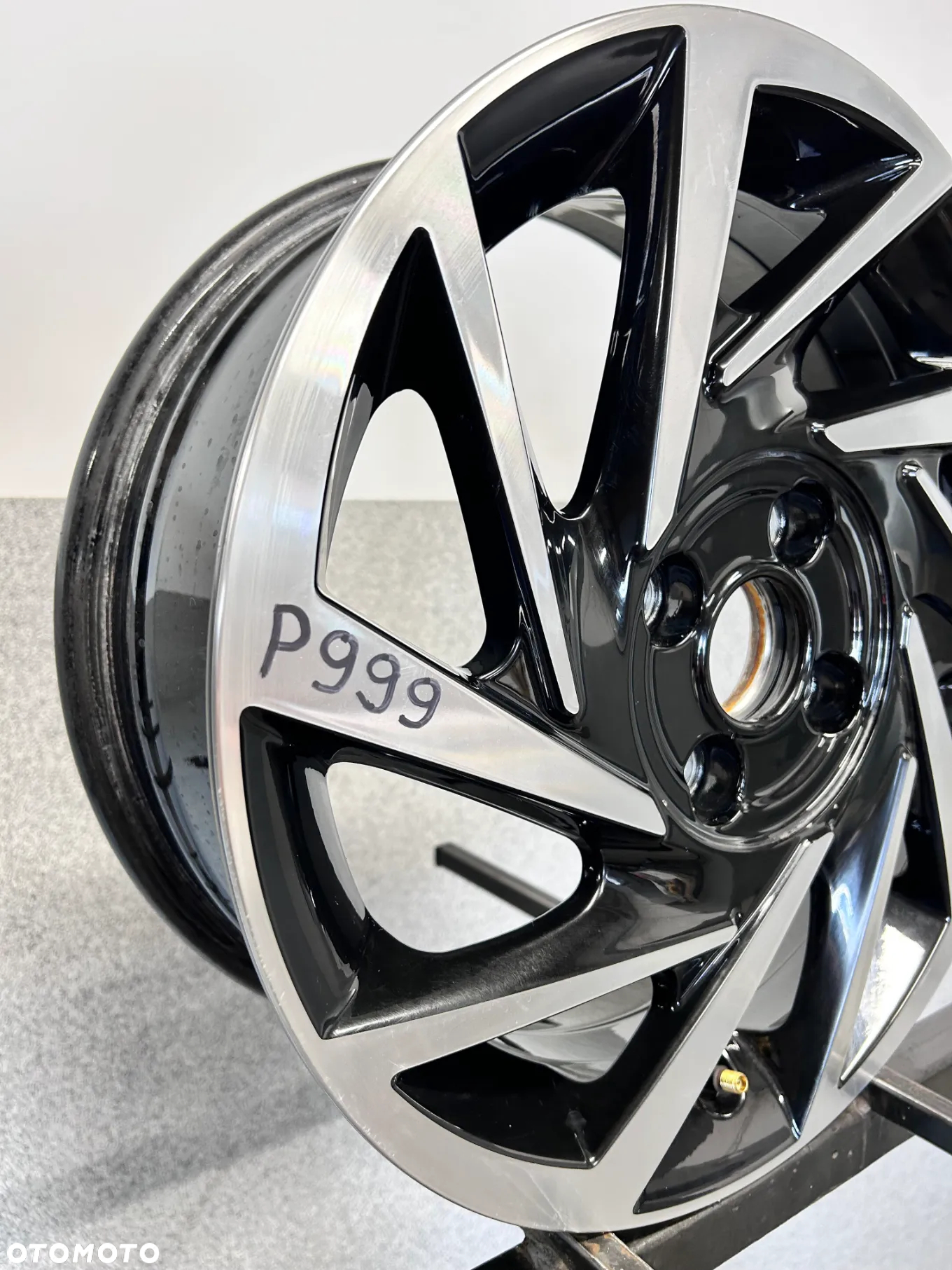 1 FELGA ALU. VW UP, SKODA CITIGO, SEAT Mii 15'' 5,5J  ET41  4x100 - 2