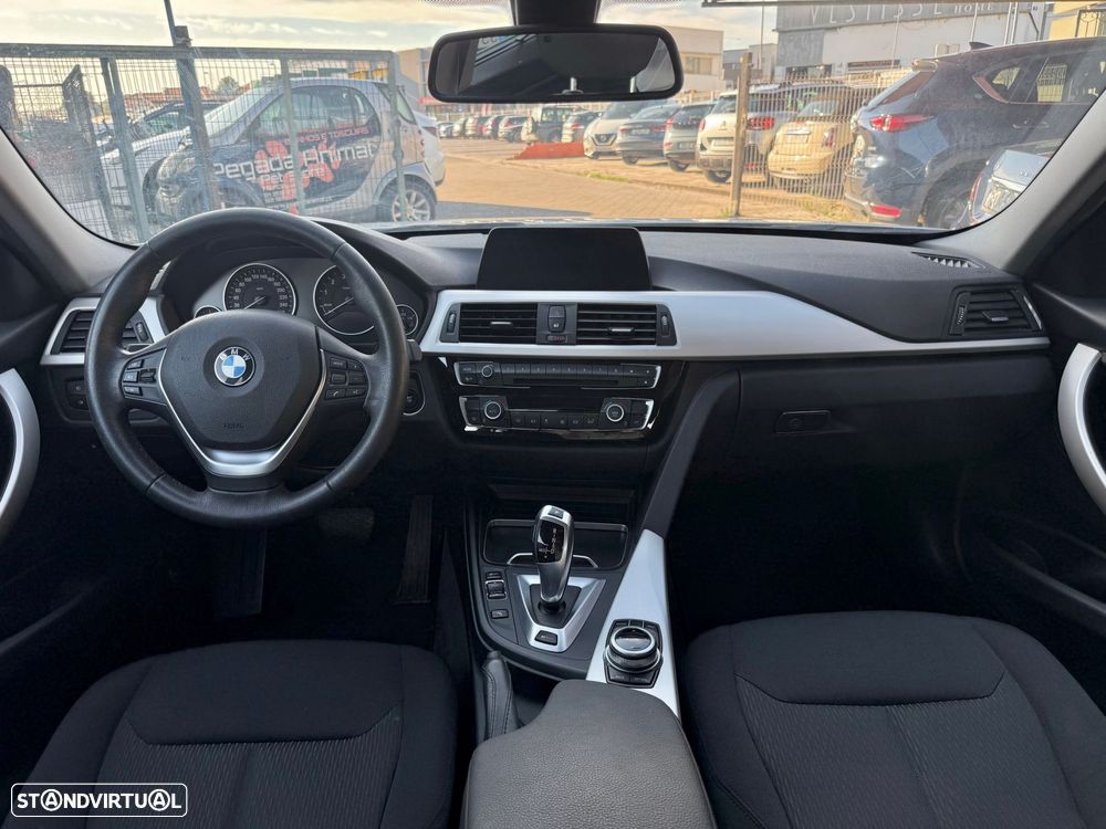 BMW 330 e iPerformance Advantage - 22