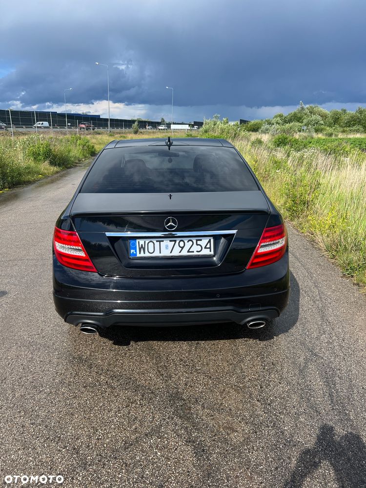 Mercedes-Benz Klasa C 300 CDI BlueEff 4-Matic Avantgarde - 6