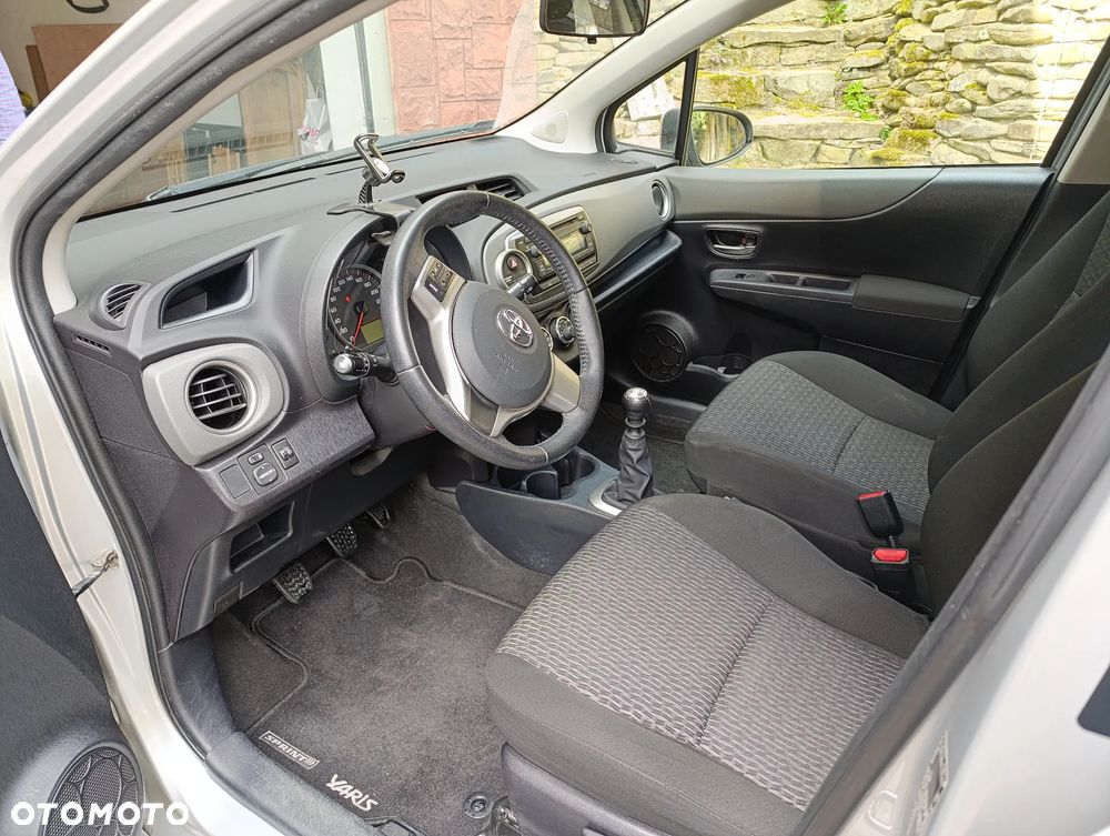 Toyota Yaris 1.4 D-4D Active - 9