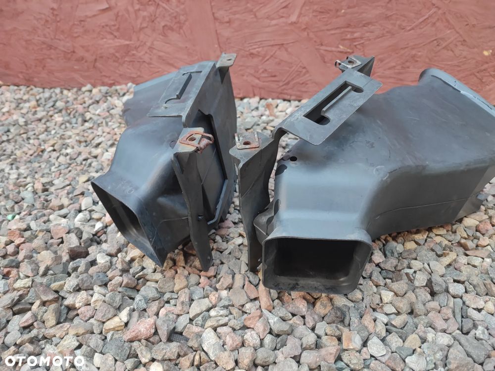 BMW E46 COUPE / CABRIO LIFT ORYGINALNY WLOT POWIETRZA DO CHŁODZENIA TARCZ HAMULCOWYCH POD ZDERZAK M-PAKIET LEWA / PRAWA O NR.  51 71 7 896 407 / 51 71 7 896 408	OEM W BARDZO DOBRYM STANIE - 4
