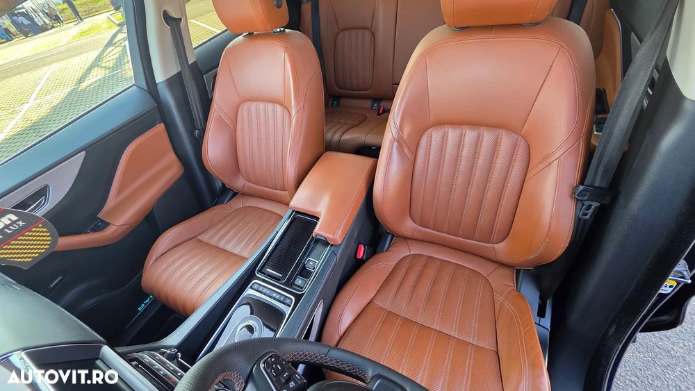 Jaguar F-Pace D300 AWD - 14