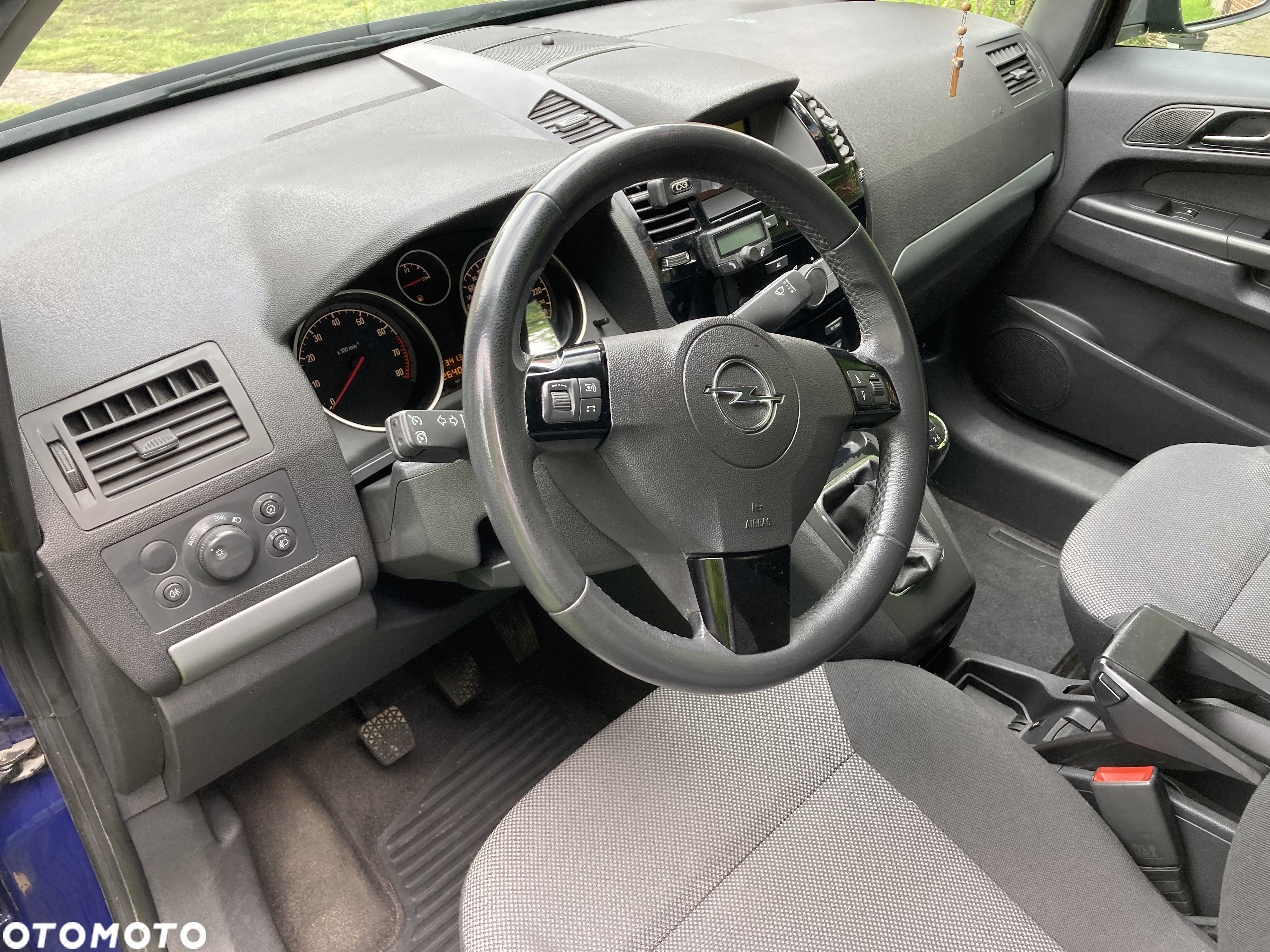 Opel Zafira 1.6 - 9