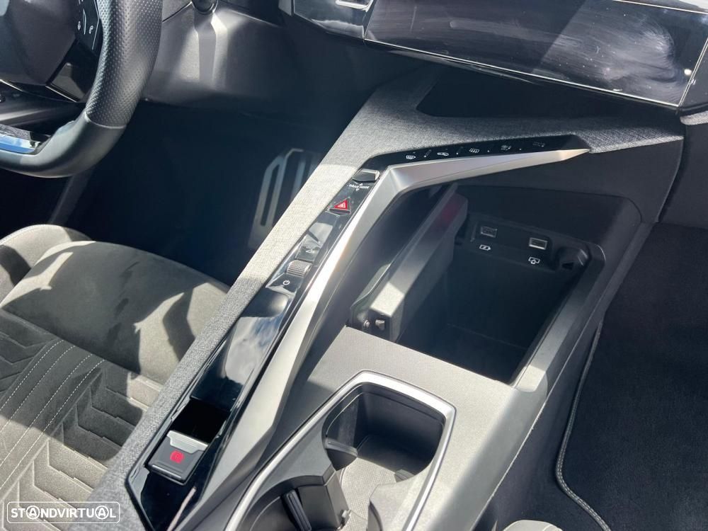 Peugeot E-3008 73 kWh GT - 9