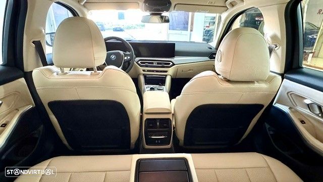 BMW 330 e Aut. Luxury Line - 7