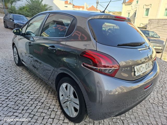 Peugeot 208 1.2 PureTech Signature - 5