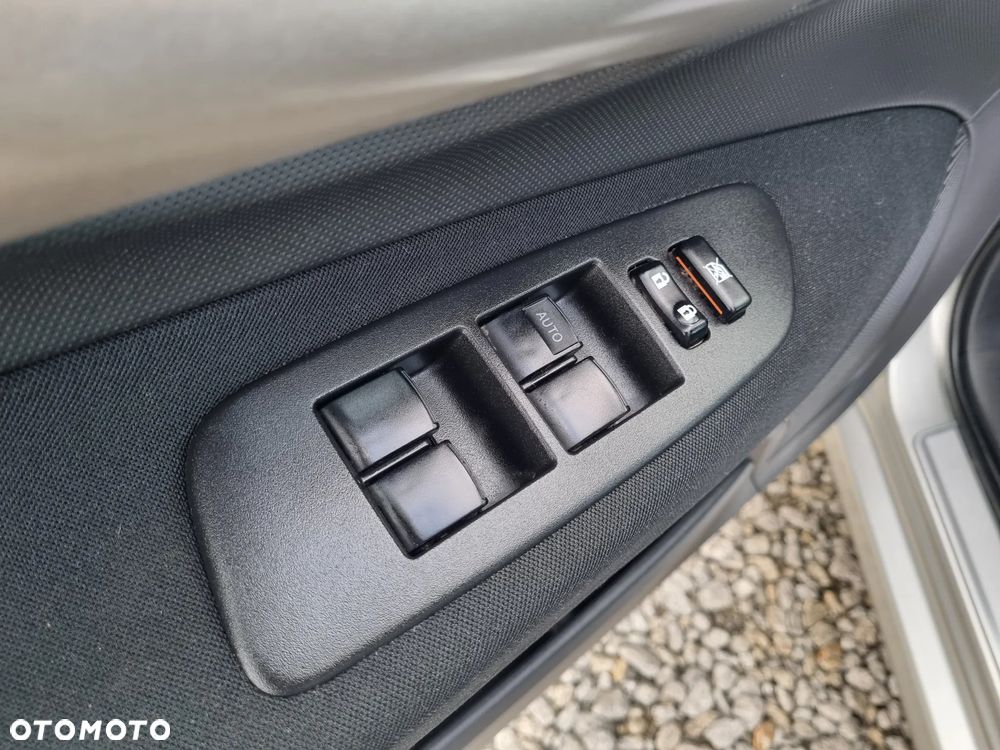 Toyota Auris ver-2-0-d--4d-premium-plus - 20