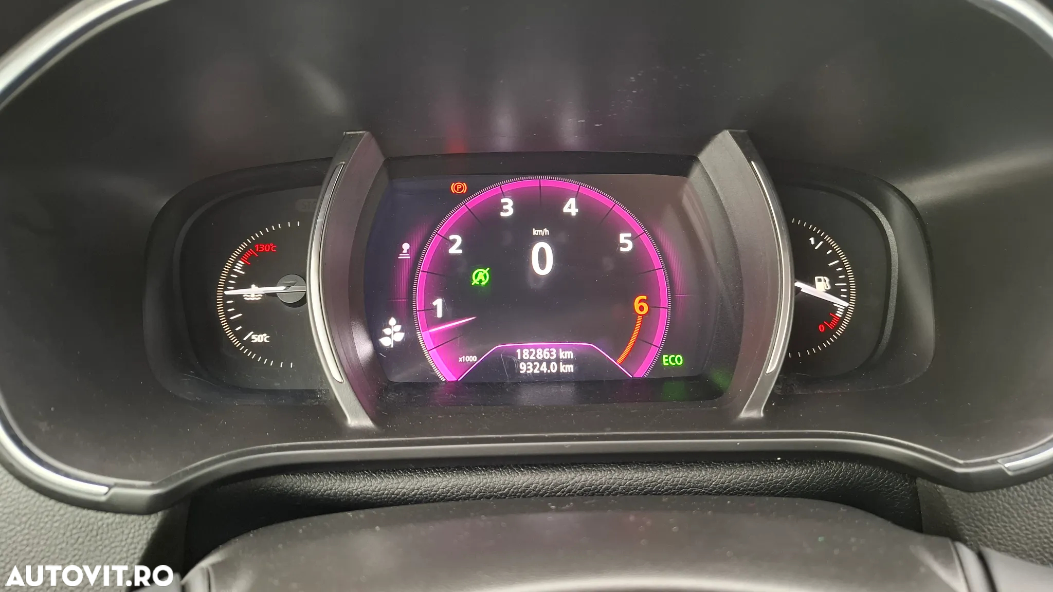 Renault Megane Grandtour TCe 115 GPF LIMITED - 8
