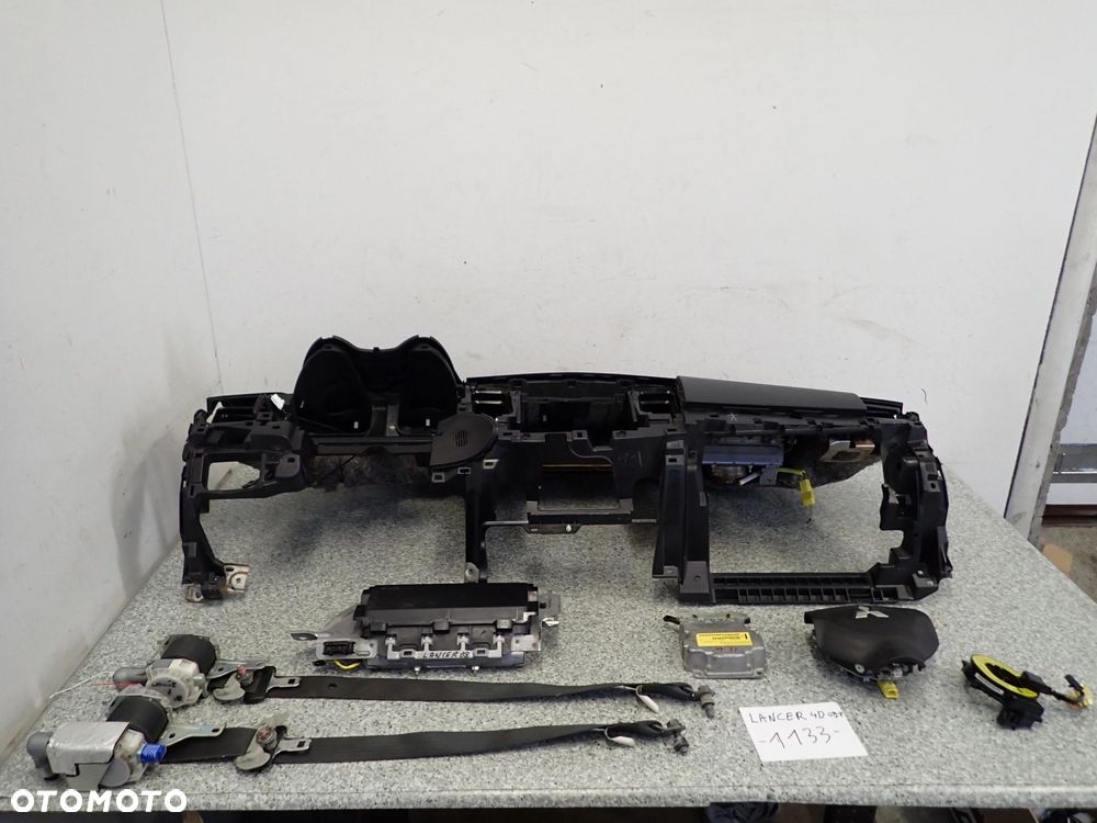 MITSUBISHI LANCER VIII 4D 08- DESKA ROZDZIELCZA PODUSZKI POWIETRZA ZESTAW - 1