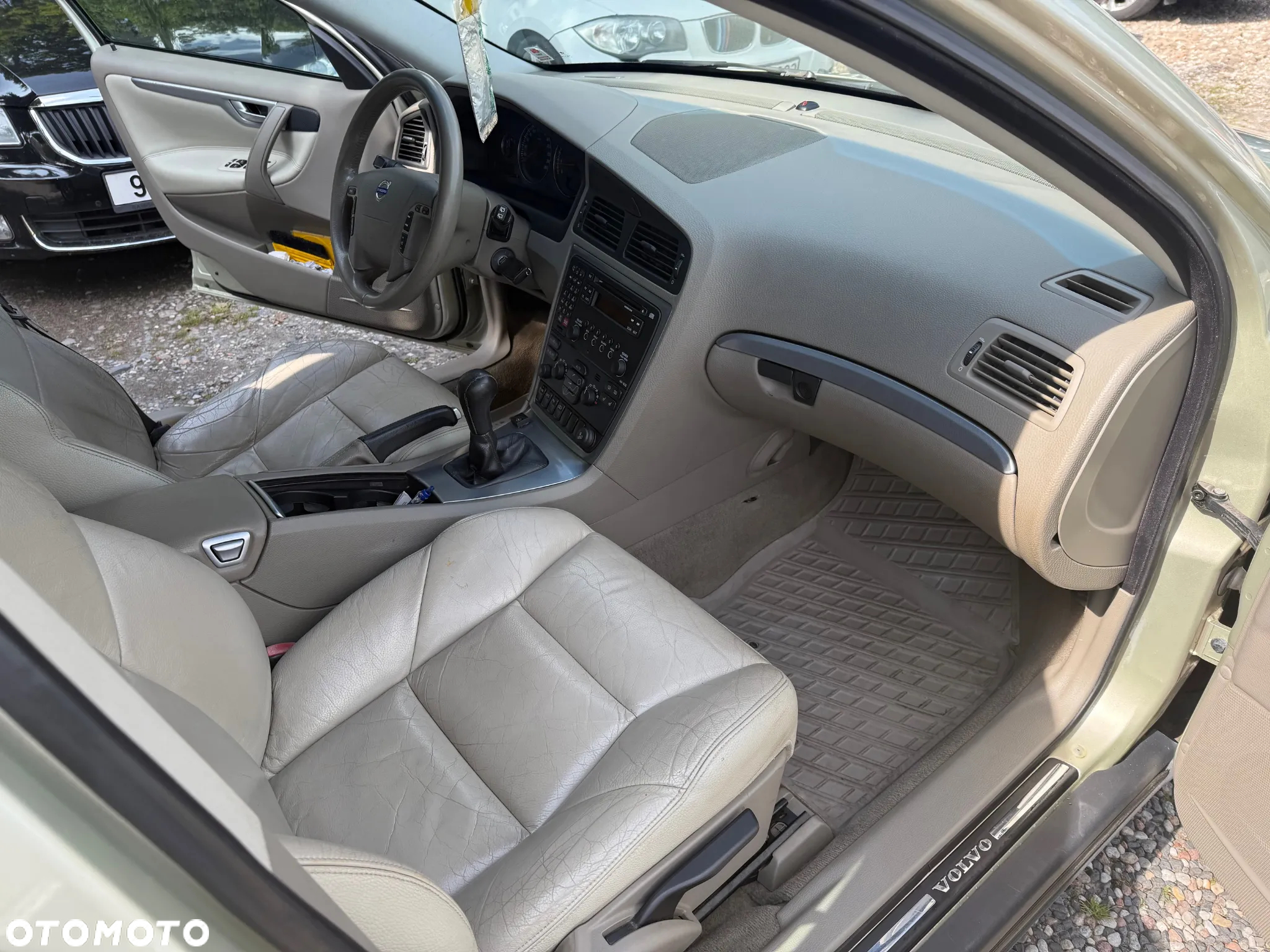 Volvo V70 2.4 Premium - 12