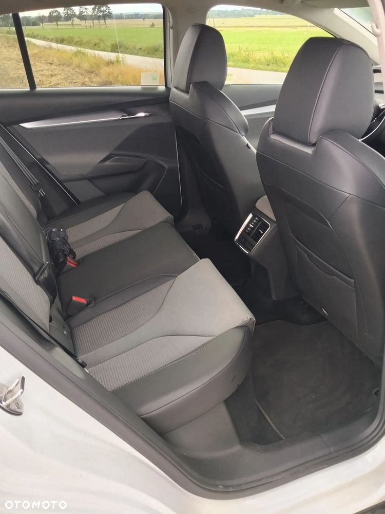 Skoda Enyaq 60 62kWh Clever - 20