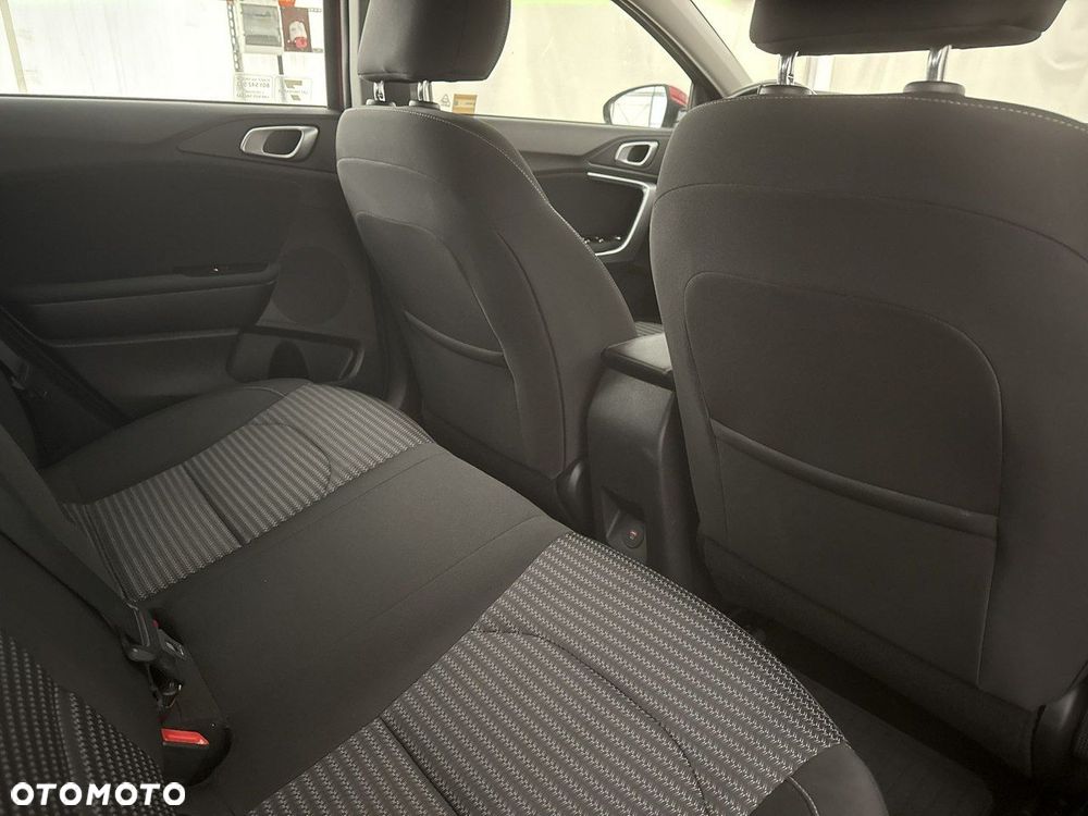 Kia Ceed - 23