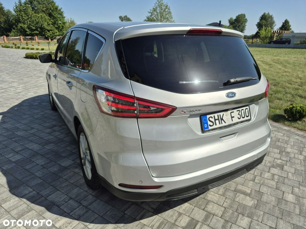 Ford S-Max - 17