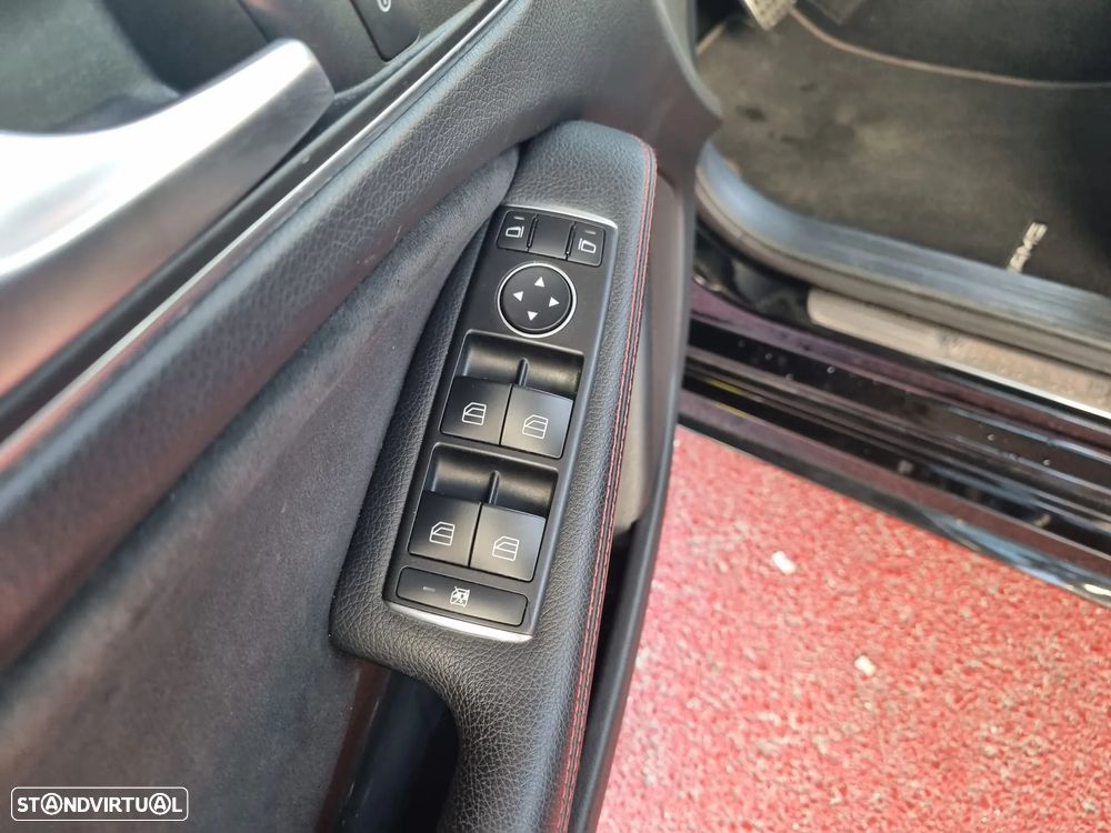 Mercedes-Benz A 180 7G-DCT AMG Line - 24