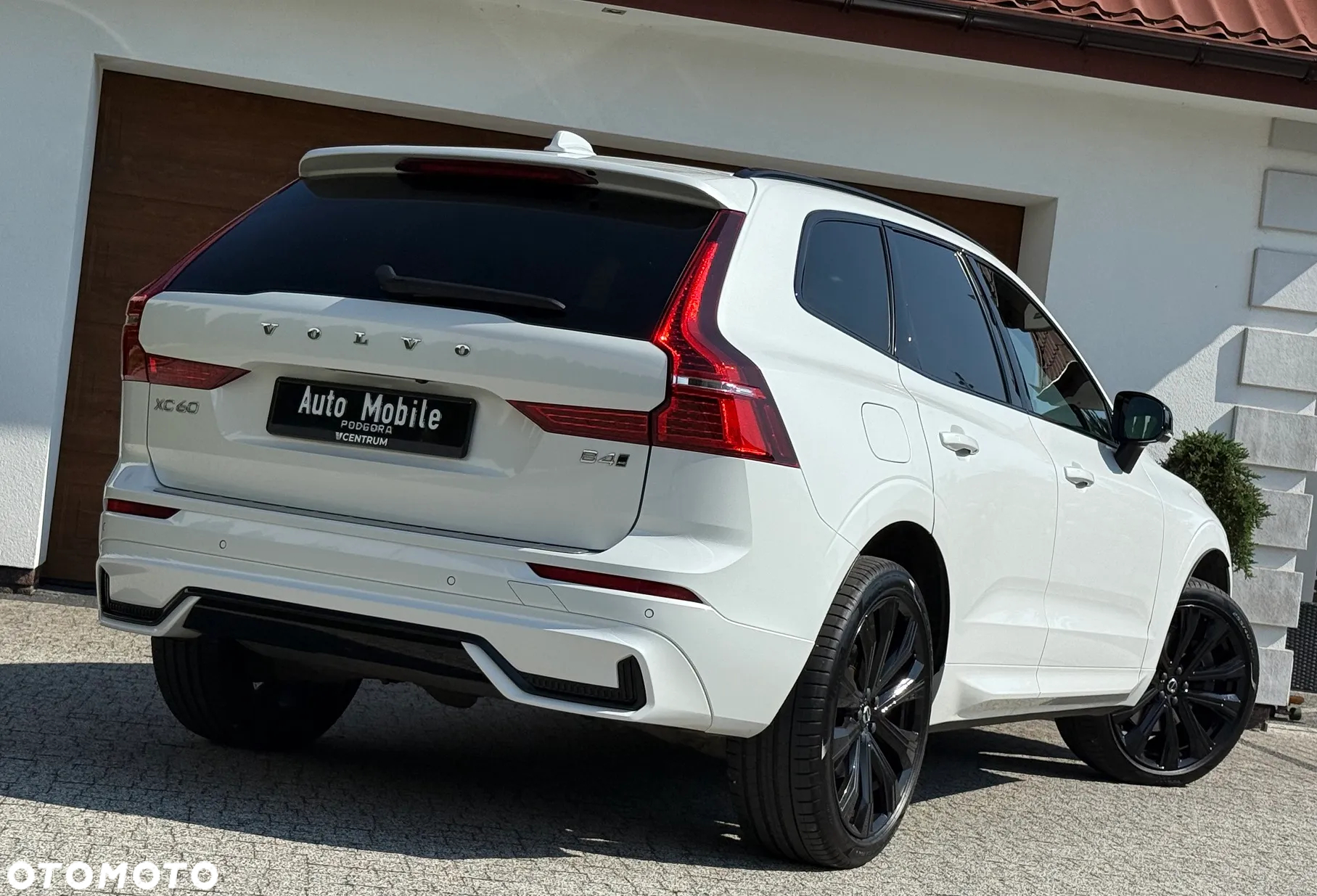 Volvo XC 60 B4 D AWD Plus Dark - 5