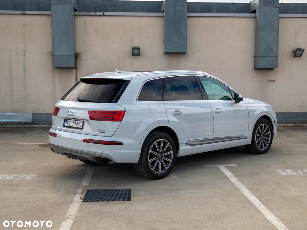 Audi Q7 - 1