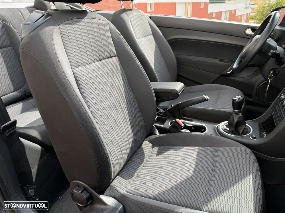 VW New Beetle Cabriolet 1.6 TDi Design - 11