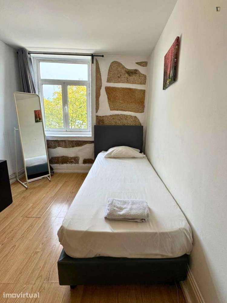 Apartamento com 3 quartos - localizado em Lordelo do Ouro Porto - Grande imagem: 2/18