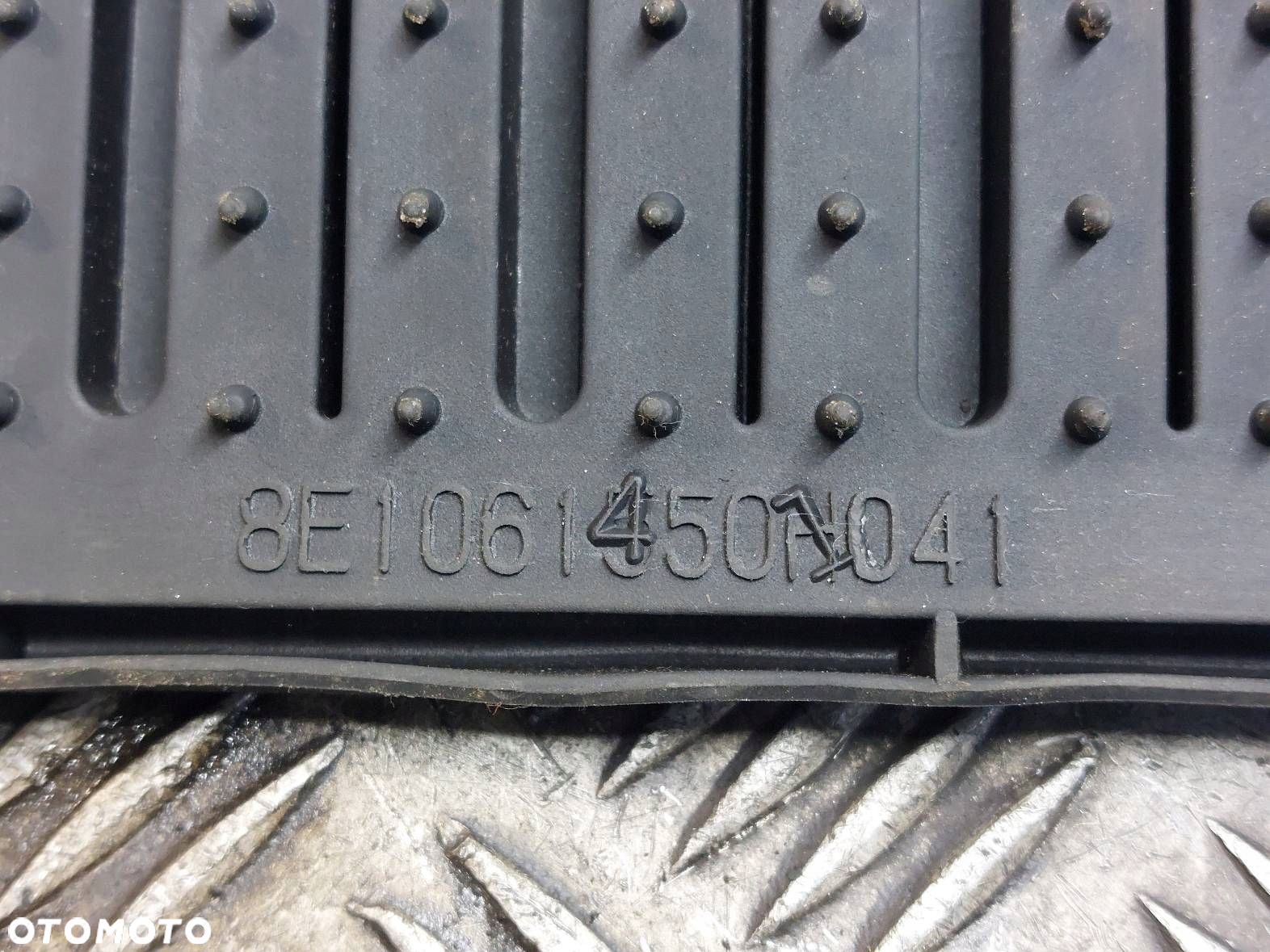 DYWANIK DYWANIKI WYCIERACZKI KOMPLET AUDI A4 B7 KOMBI 8E1061450 - 7