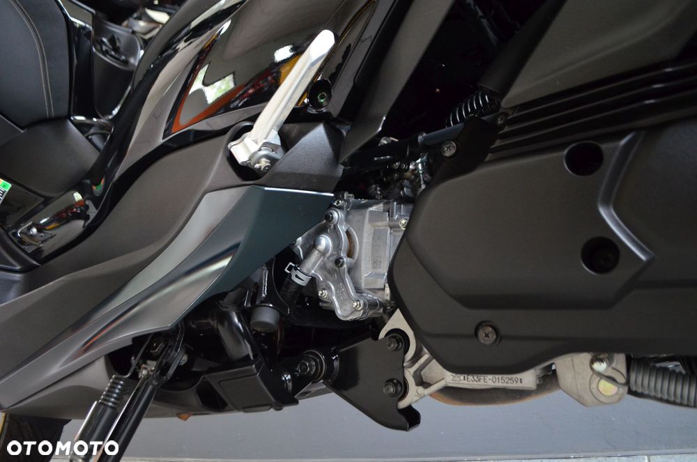 Yamaha X-max - 24