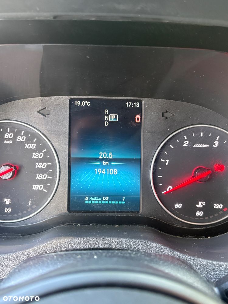 Mercedes-Benz Sprinter - 10