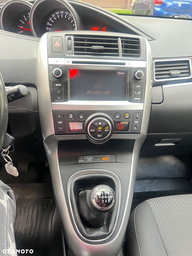 Toyota Verso 2.0 D-4D Active - 11