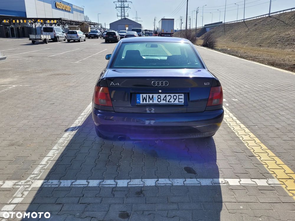 Audi A4 Limousine 1.8 - 8