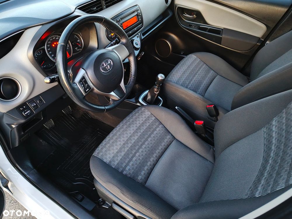 Toyota Yaris 1.33 Active EU6 - 12