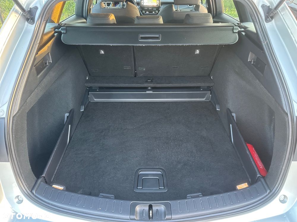Toyota Corolla 1.8 Hybrid - 8