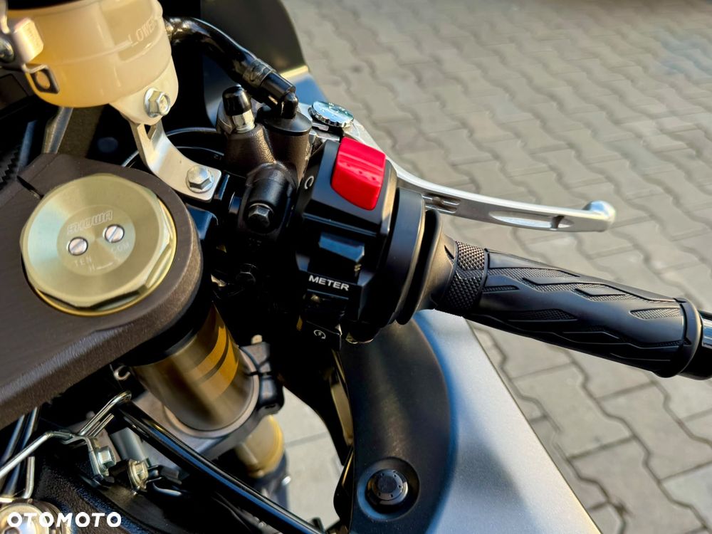 Suzuki GSX-R - 20