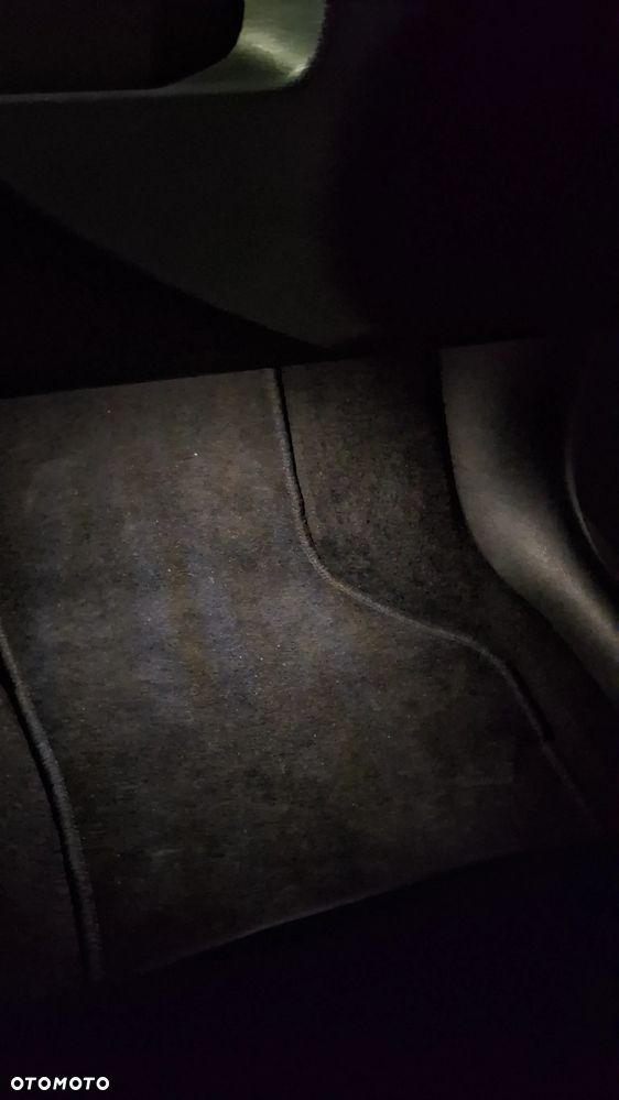 Skoda Octavia 2.0 TDI DSG RS - 32