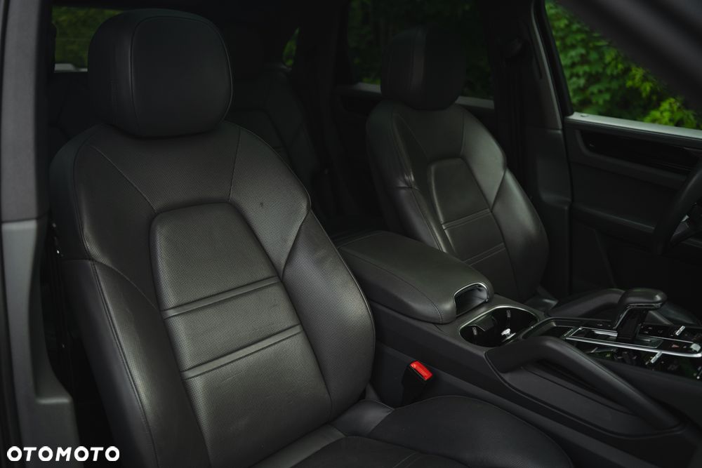 Porsche Cayenne S - 25
