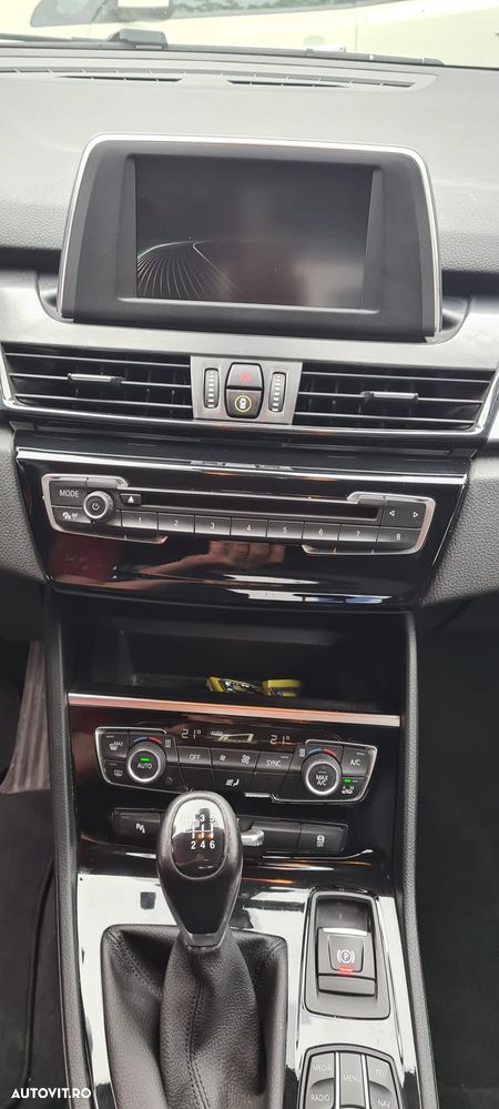 BMW Seria 2 216d - 9