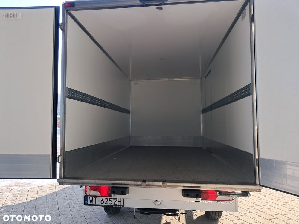 Mercedes-Benz Sprinter - 13