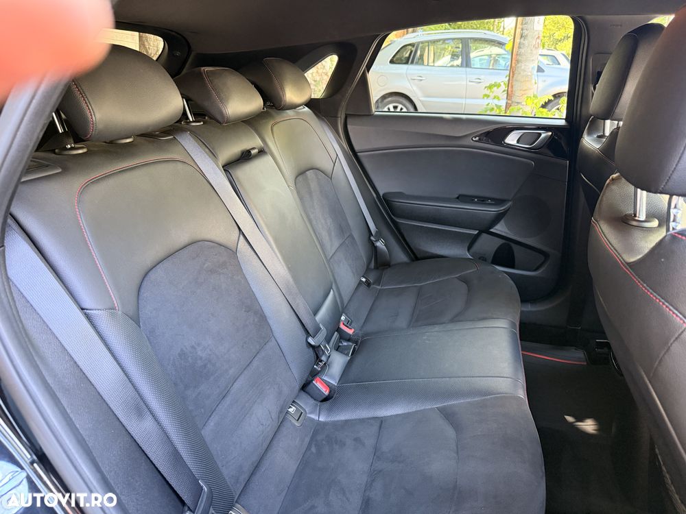 Kia Ceed 1.6 T-GDI 7DCT GT - 16