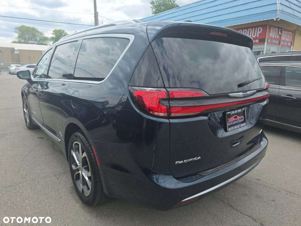 Chrysler Pacifica - 2