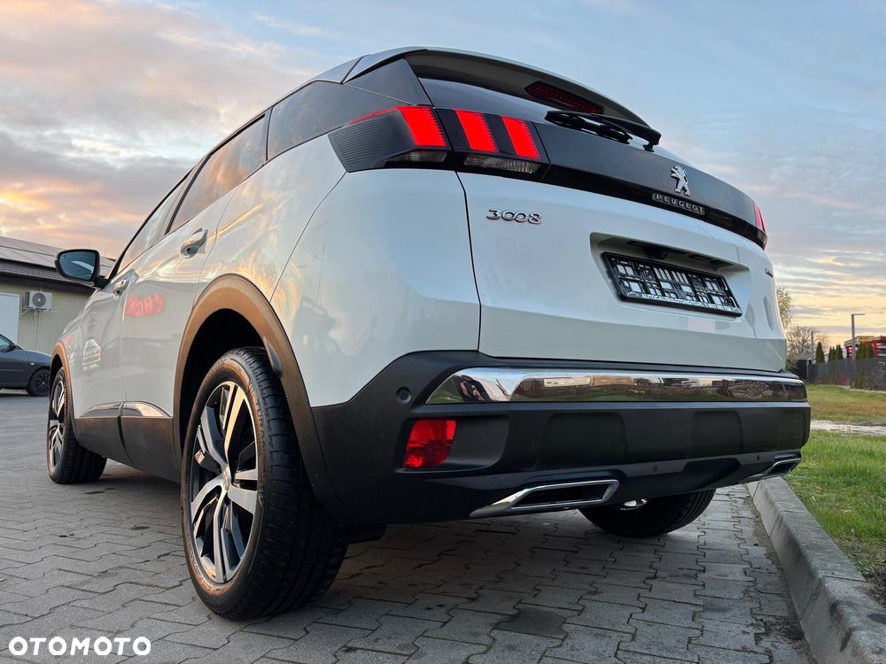 Peugeot 3008 1.2 PureTech Allure S&S - 23