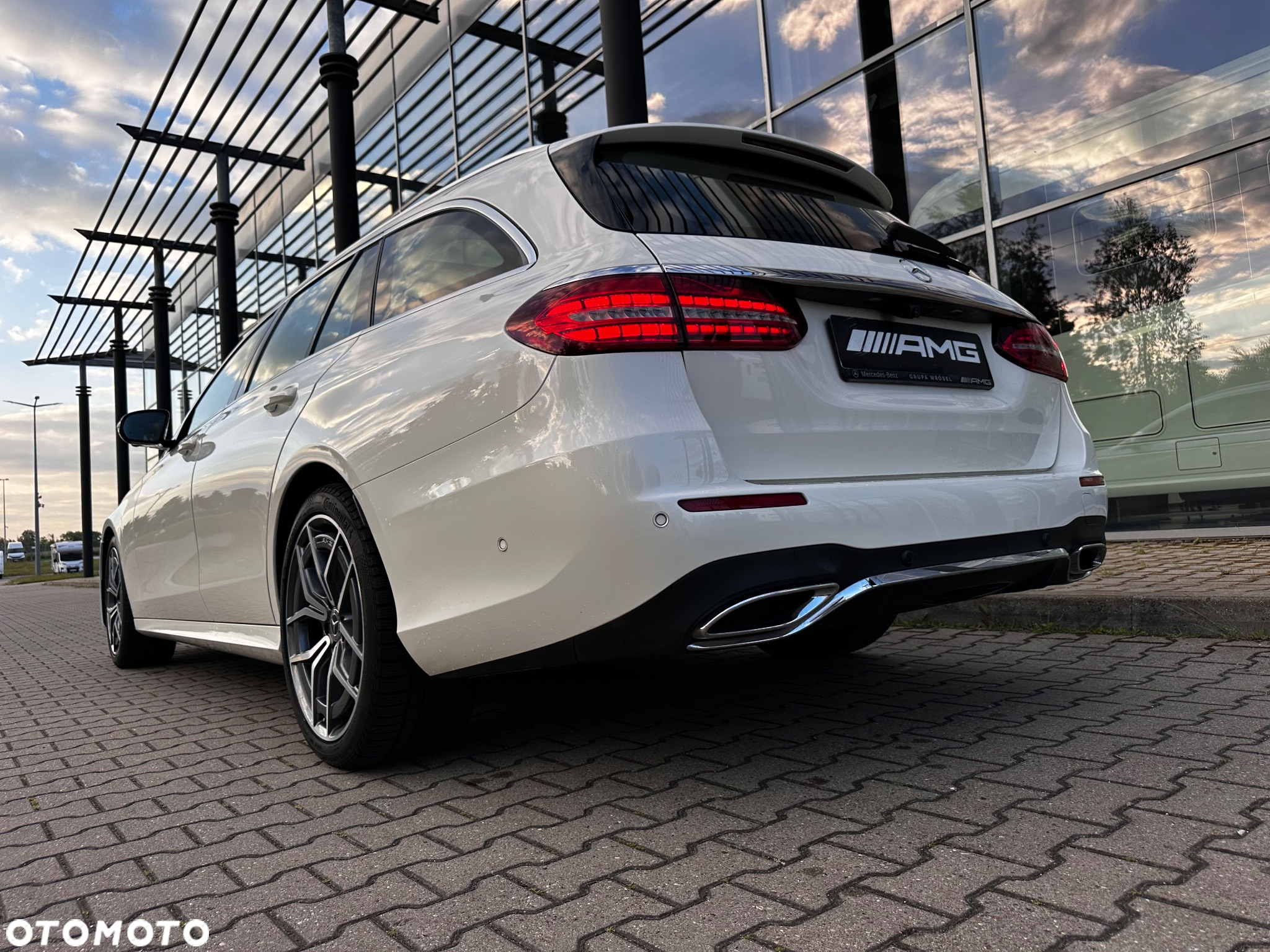 Mercedes-Benz Klasa E 220 d 4-Matic AMG/Avantgarde - 7