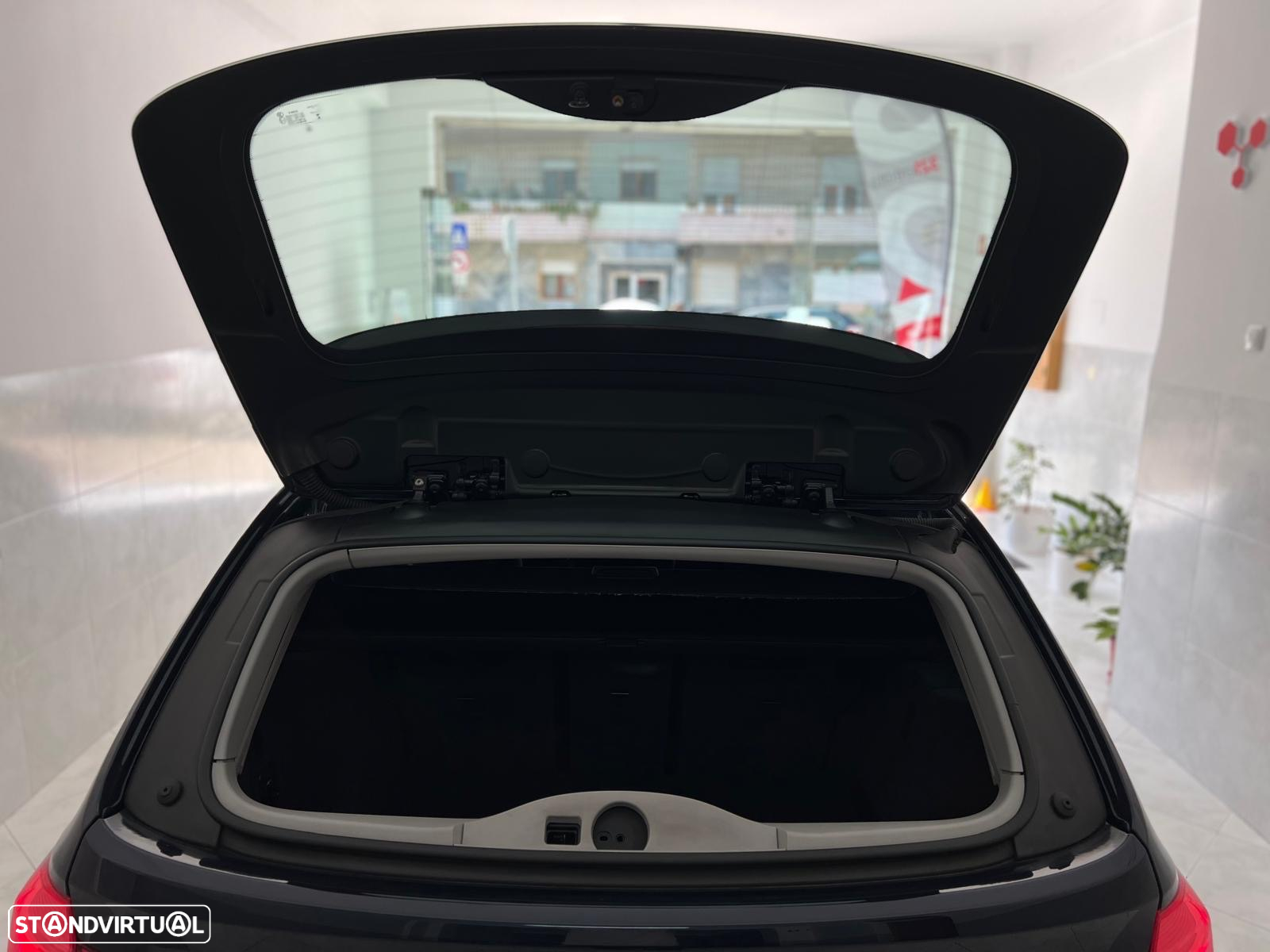 BMW 318 d Touring Advantage Auto - 30