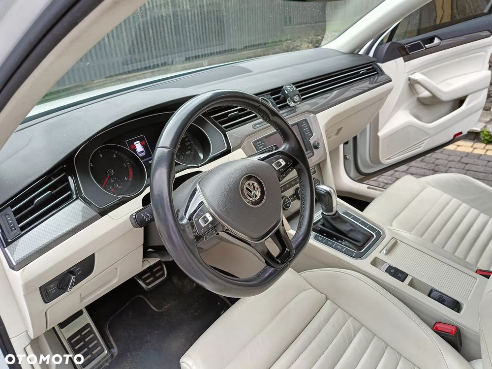 Volkswagen Passat Alltrack 2.0 TDI SCR 4Mot DSG - 17