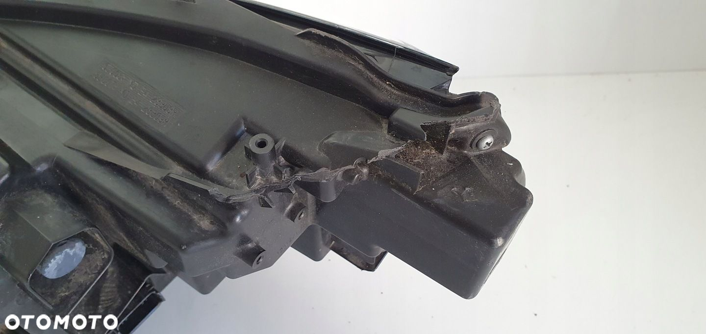 RENAULT KANGOO III LAMPA PRAWA PRZÓD FULL LED 260103264R - 3