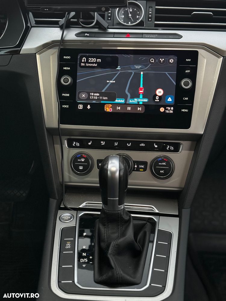 Volkswagen Passat Variant 2.0 TDI SCR DSG Comfortline - 8